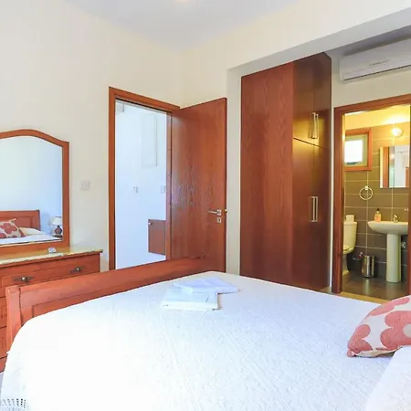 Styliani Vila Dhrousha